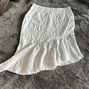 Gorgeous white lined skirt with asymmetrical hemline. Size L